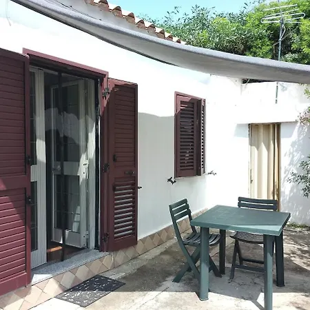 Casa Via Trinita * La Maddalena (Sassari)